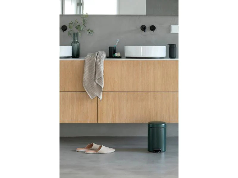 Brabantia Kosmetikeimer NewIcon 5 l, Grün, Fassungsvermögen: 5 l, Höhe: 291 mm, Anzahl Behälter: 1, Material: Stahl, Form: Rund, Farbe: Grün