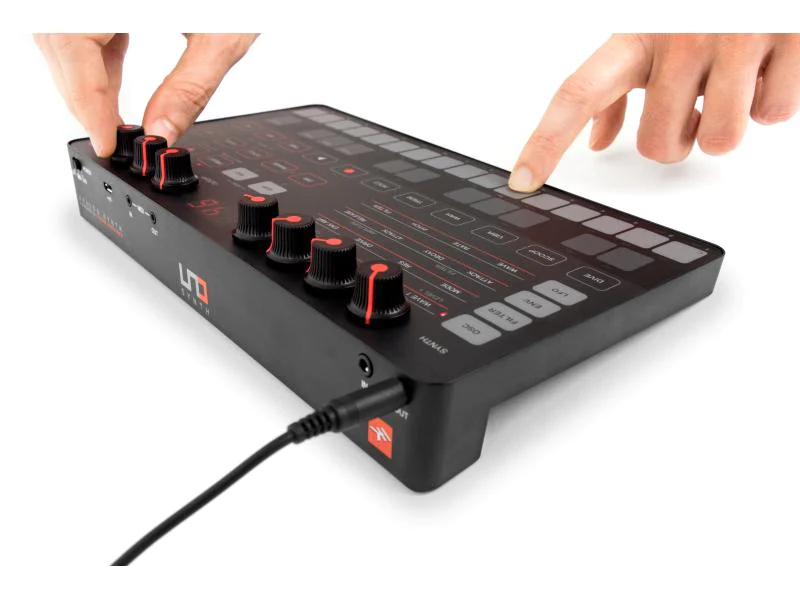 IK Multimedia Synthesizer UNO Synth, Tastatur Keys: 27, Gewichtung: Nicht gewichtet