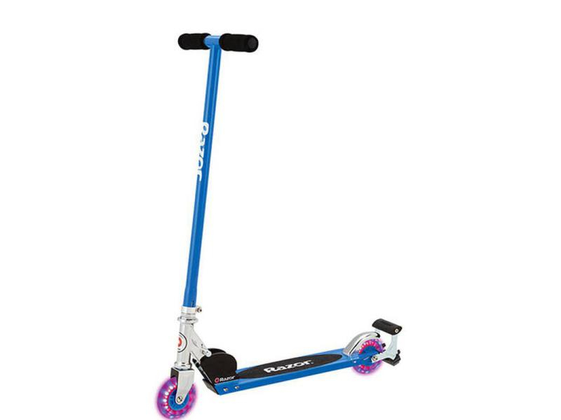 Razor Scooter S Spark, Ausstattung: Fussbremse, Reifentyp: Kunststoffbereifung, Farbe: Blau, Sportart: Kickboard