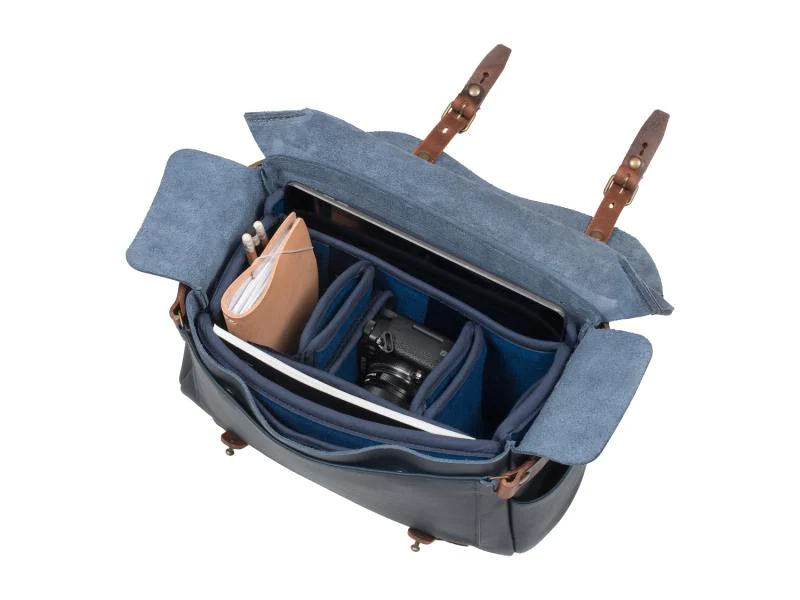 Olympus Kamera-Tasche Bologne BDC S, Taschenart: Kameratasche, Tragemöglichkeit: Schultergurt, Farbe: Braun, Zusatzfächer: Organizerfächer; Tablet-Fach, Bauform Kamera: Systemkamera